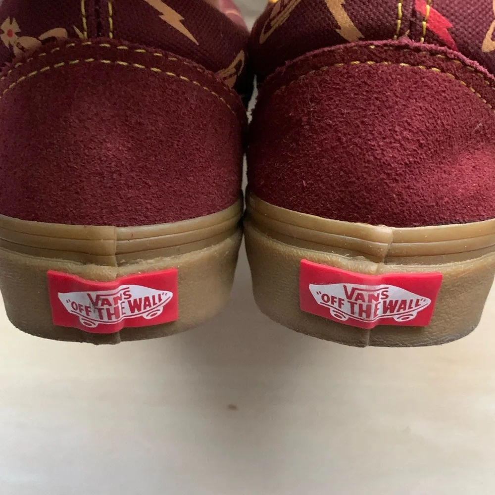 VANS - Picture 2 of 7